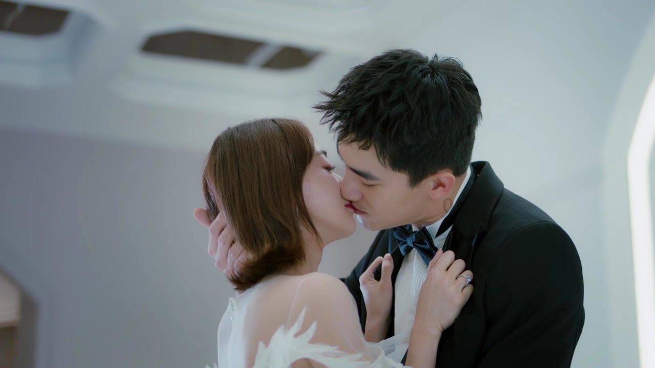 小勇士救公主